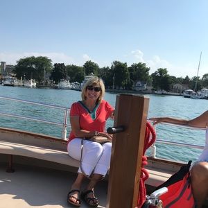 Meet your Posher, Linda